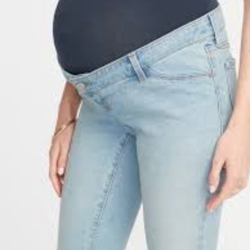 Old navy maternity full panel raw edge crop Jean